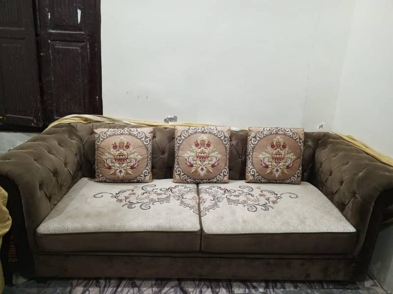 5 seater sofa 0