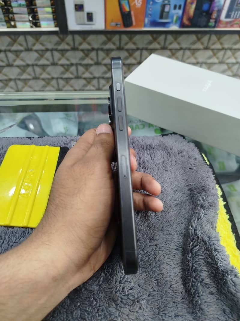 iPhone 15 pm 1