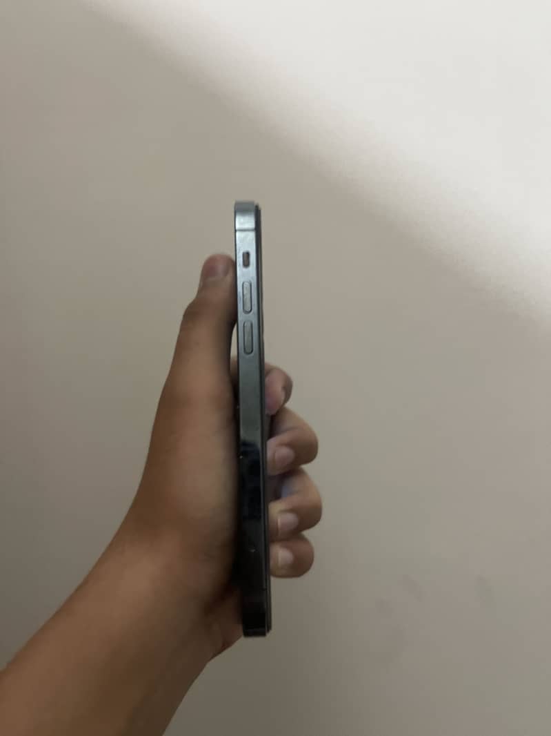 iPhone 12 pro 4