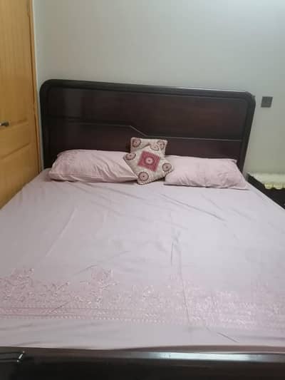 King Size Bed Set for Sale – Good Condition