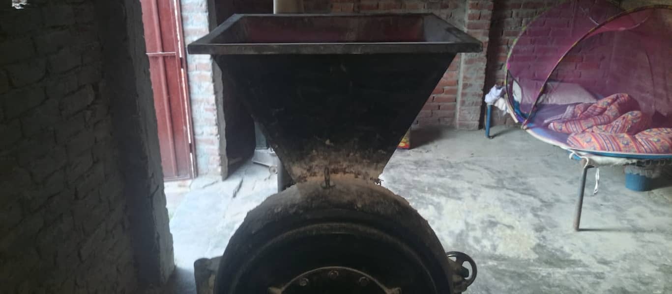Peter Engine/chakki/ flour mill/grain grinding machine/ weight machine 3