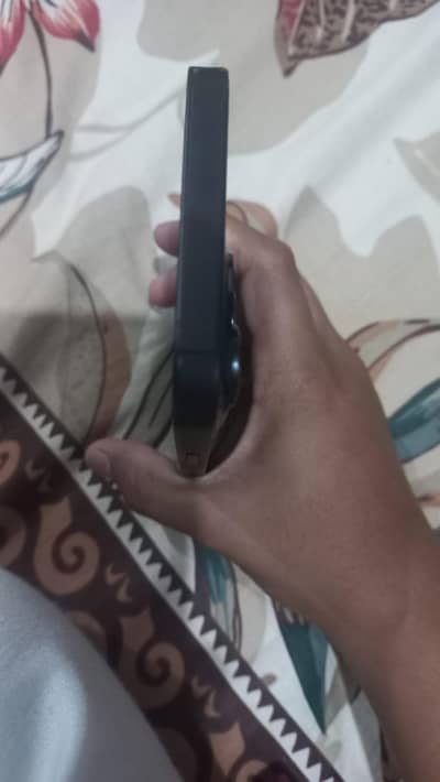 best iphone in Karachi also price is pocket friendly