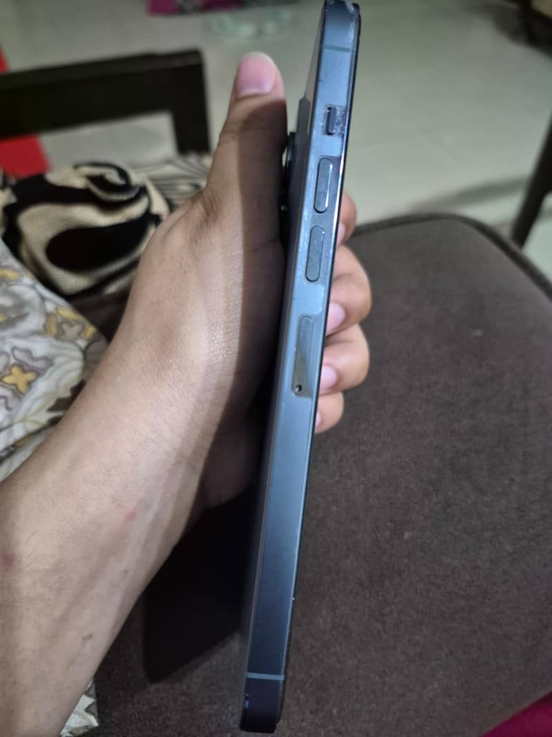 iPhone 13 Pro Max 1