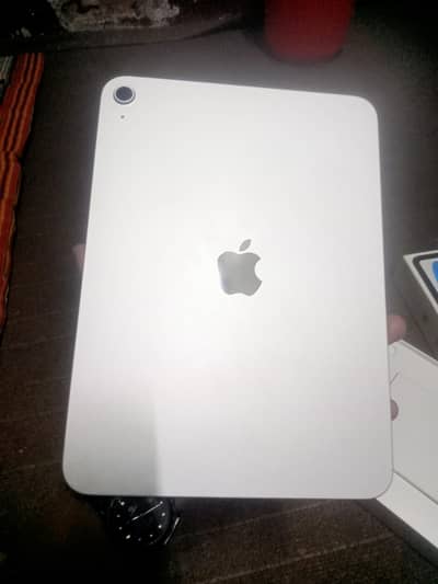 Apple iPad 11th Gen A16 WiFi  (128Gb) 10/10 condition with box