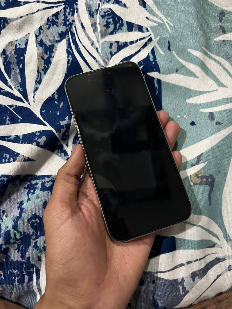 iPhone 16 pro max 4