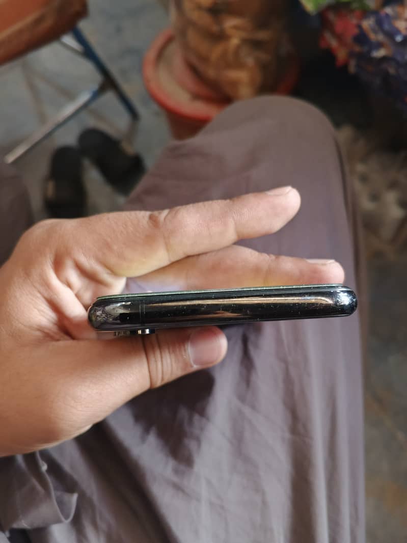 Iphone xs 4