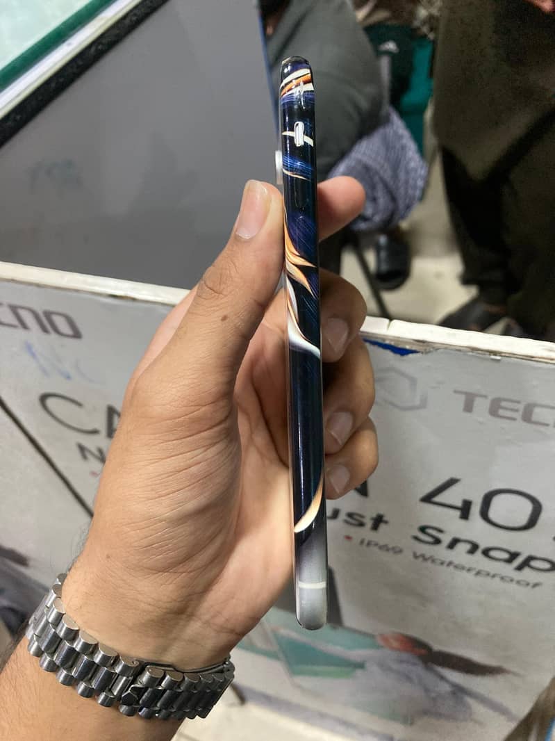 iphone XR 2
