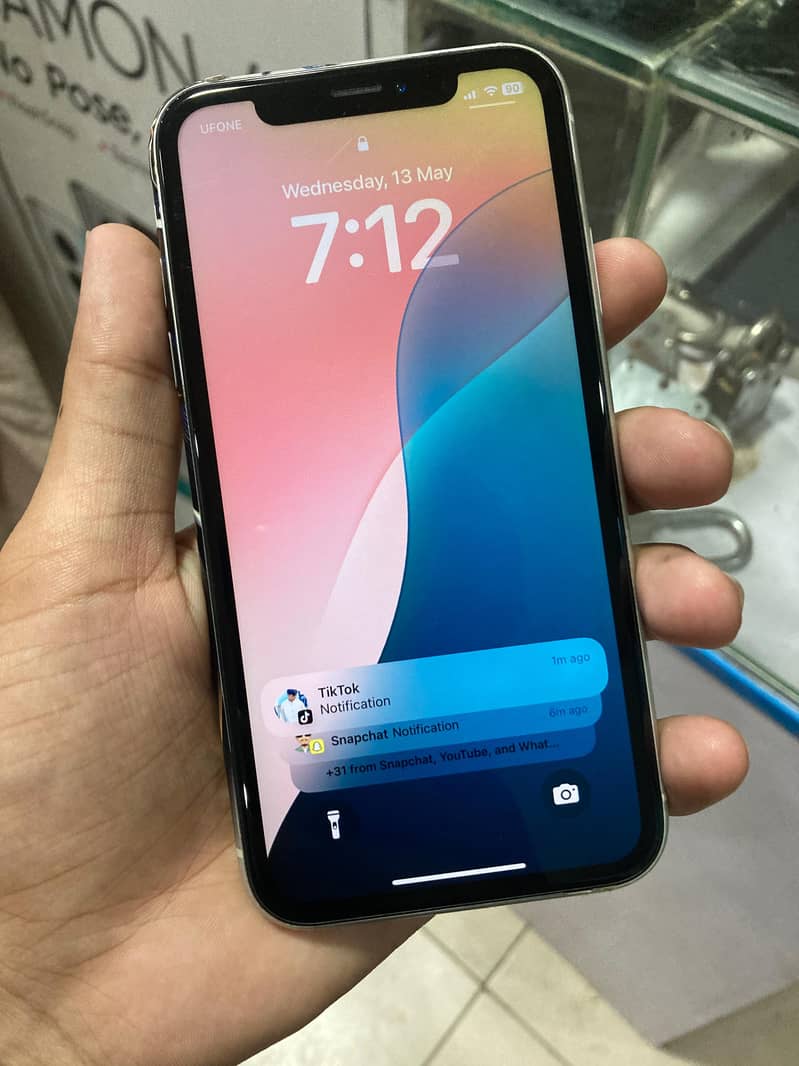 iphone XR 4