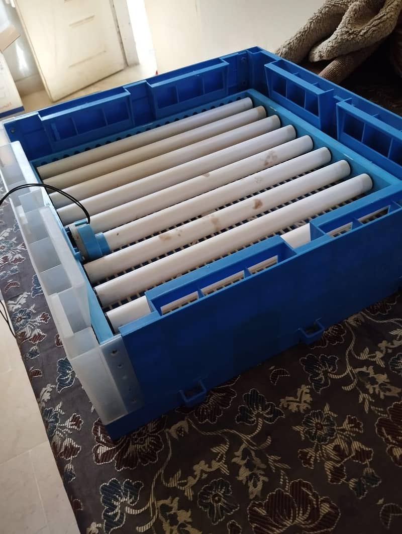 Incubator Automatic 64 eggs 2