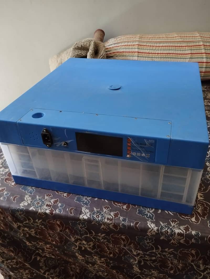 Incubator Automatic 64 eggs 5