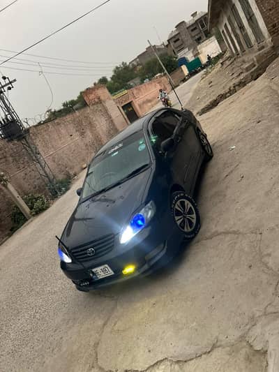 Toyota Corolla SE saloon