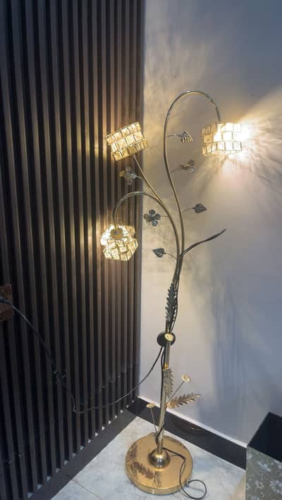 Floor lamp