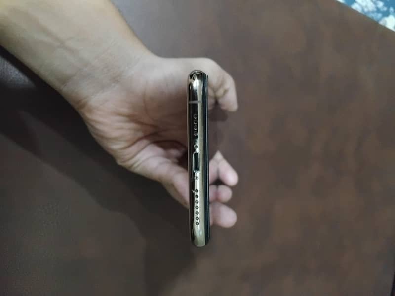 Iphone xs max 4