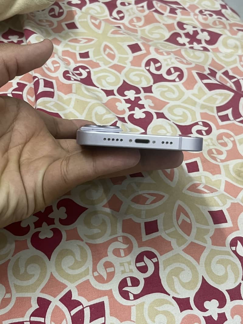 iPhone 14 3