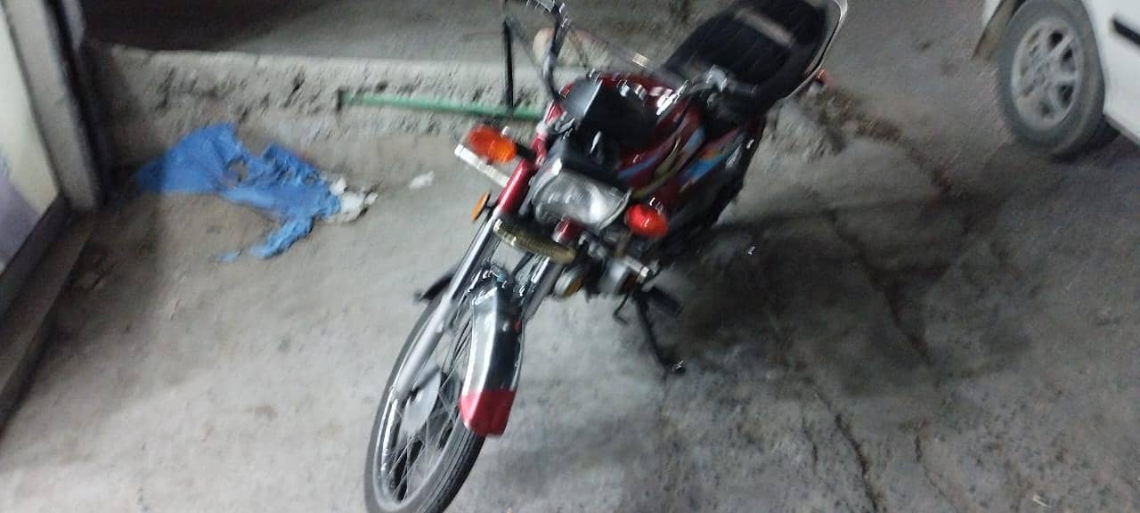موٹر سائیکل ارجنٹ سیل کرنا ہے رابطہ نمبر 03422038558، 2