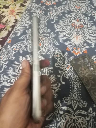 I am selling infinix hot 60i  6/128