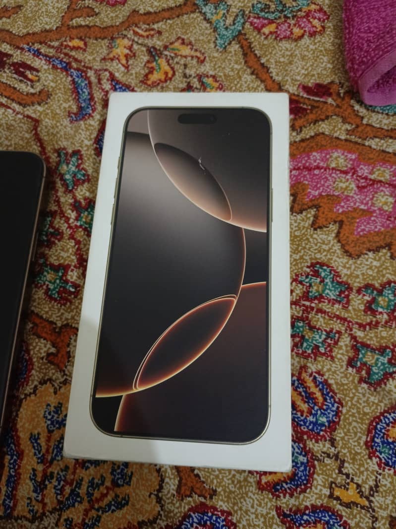 Apple iPhone 16 Pro Max 0