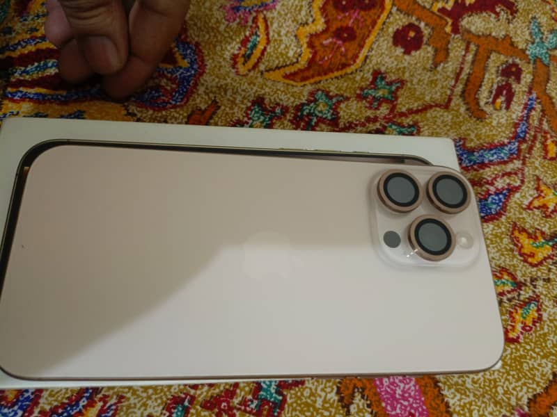 Apple iPhone 16 Pro Max 3