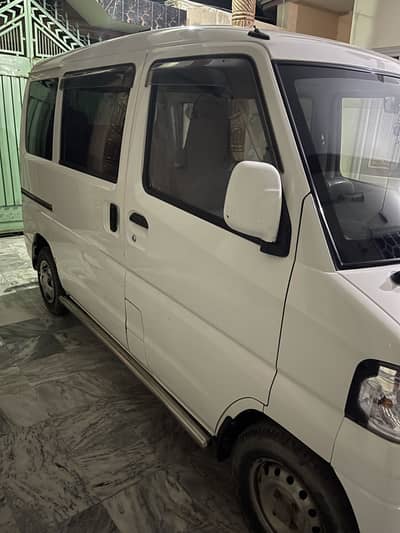 mistubishi minicab 2017