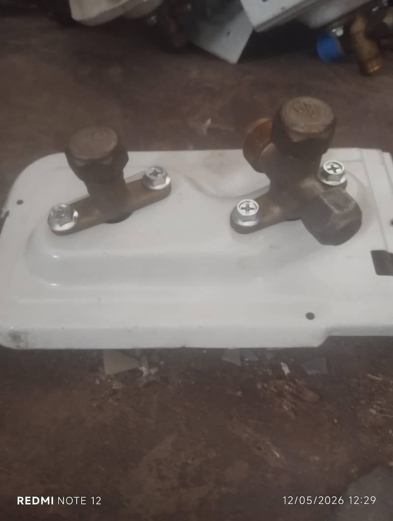 ac brass wall 0