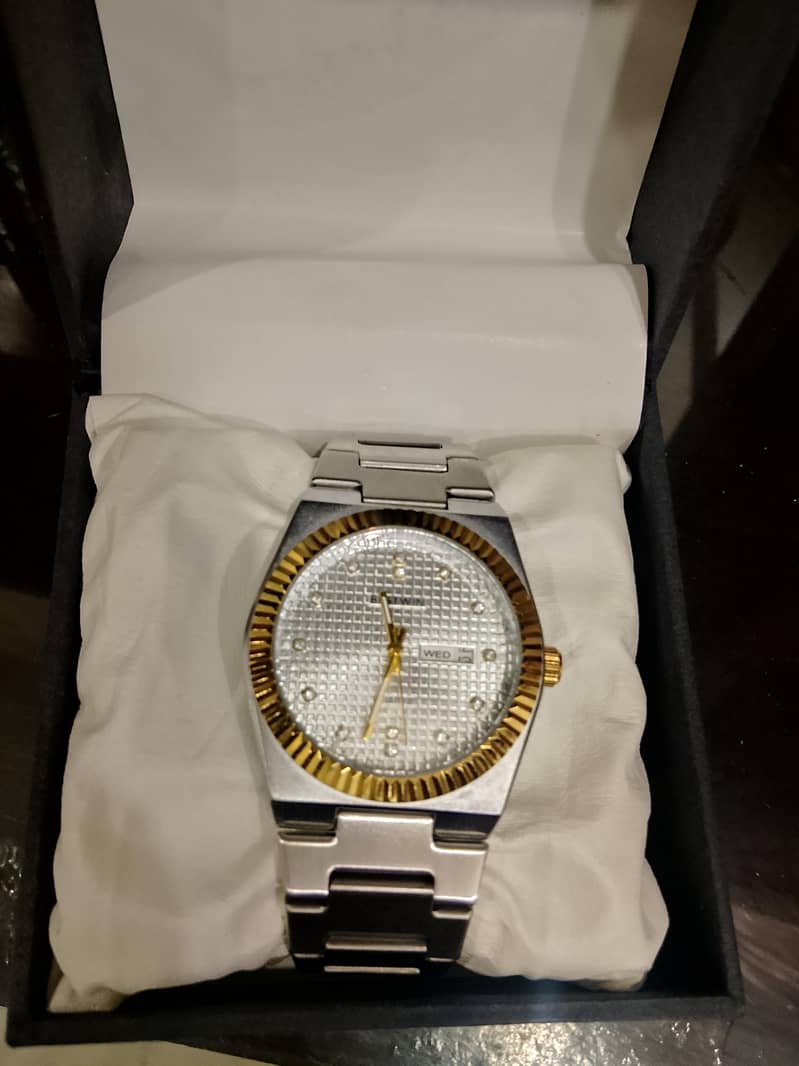 BRANDED WATCH 0