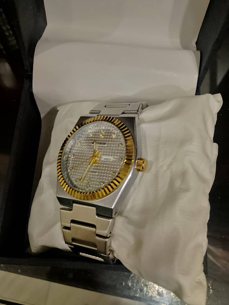 BRANDED WATCH 1