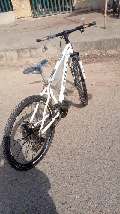 Bicycle for Sale" ya "Used Sports Bicycle Good Condition"