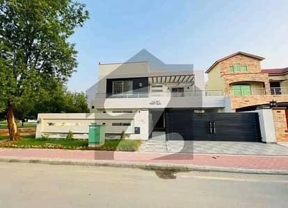 Vip 1 Kanal Luxury Non Furnished House Available For Rent In Bahria Town Lahore