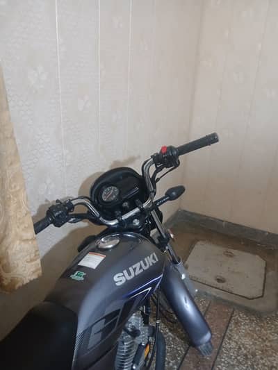 Brand new bike suzuku 110 only 6000 km geniune running .