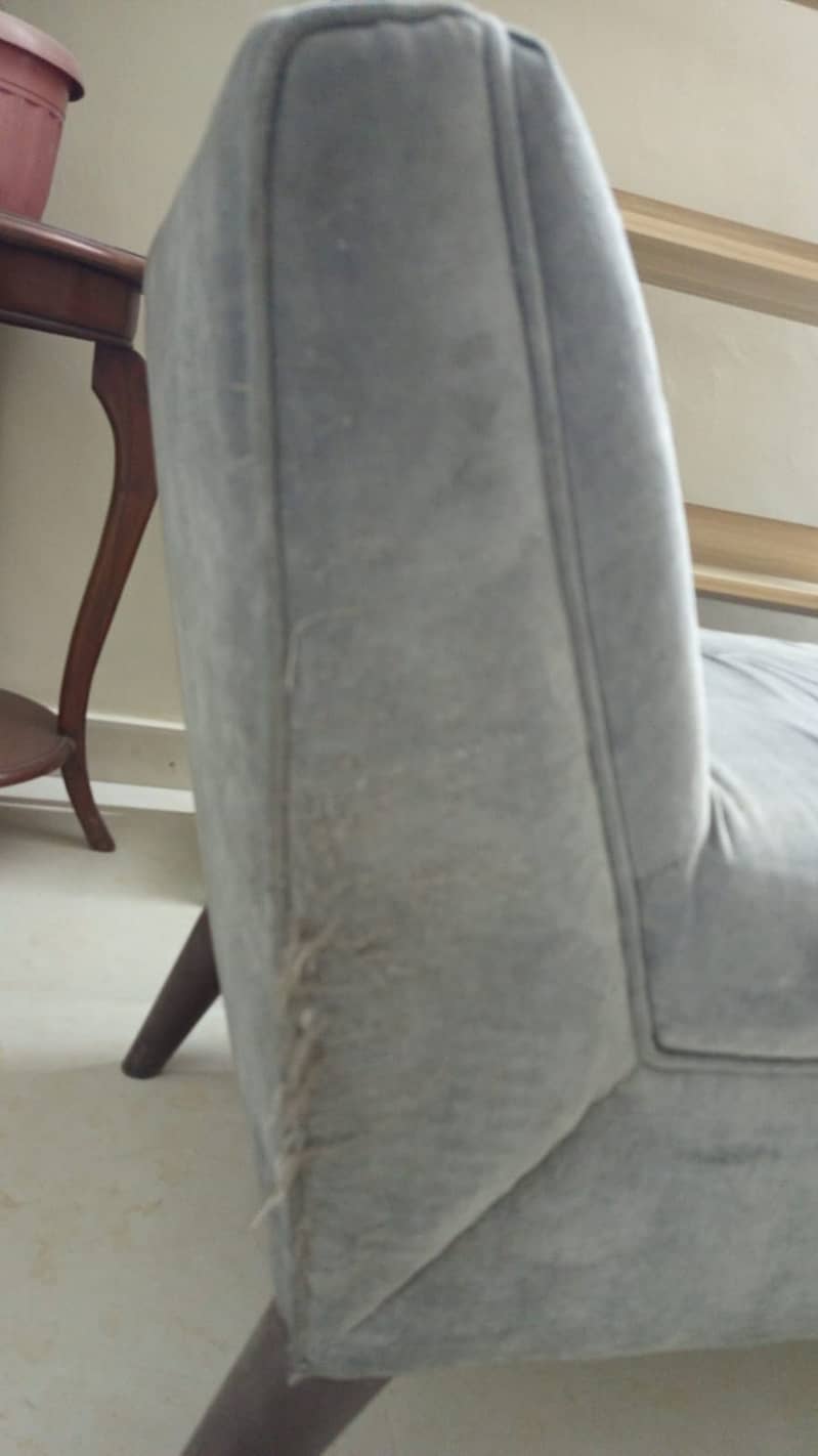 Sofa Sethi 2