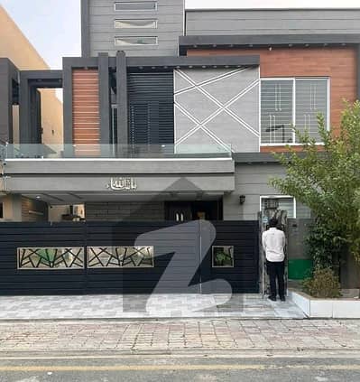 Vip 10 Marla Luxury Non Furnished Lower Portion Available For Rent In Bahria Town Lahore