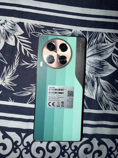 Tecno camon 30