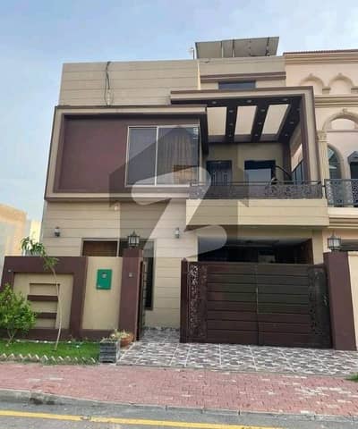 Vip 5 Marla Used House Available For Sale In Bahria Town Lahore