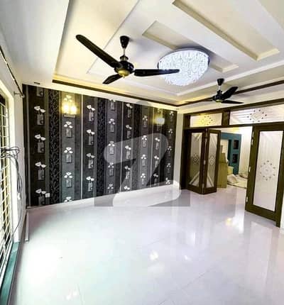 Vip 10 Marla Used House Available For Sale In Bahria Town Lahore