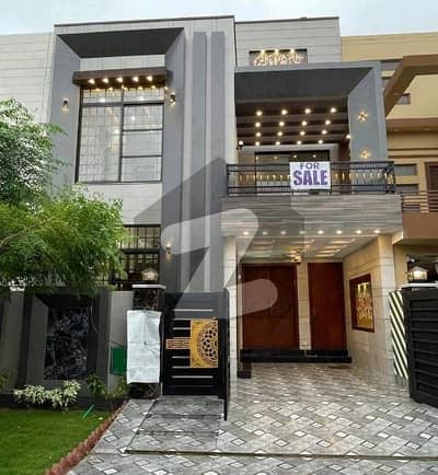 Vip 5 Marla Brand New Luxry House Available For Sale In Bahria Town Lahore