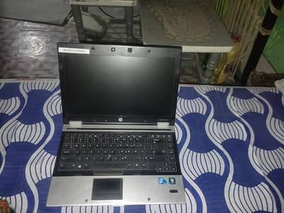 laptop core i5 ram ROM 4/256  good 100 wark sarf battery time Kam hai