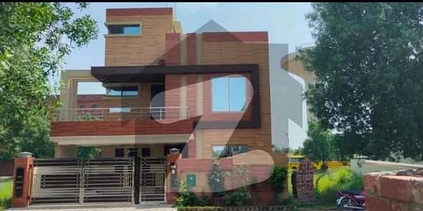 Vip 10 Marla Luxury Furnished House Available For Rent In Bahria Town Lahore