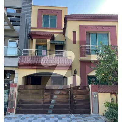 Vip 05 Marla Luxury Furnished Lower Portion Available For Rent In Bahria Town Lahore