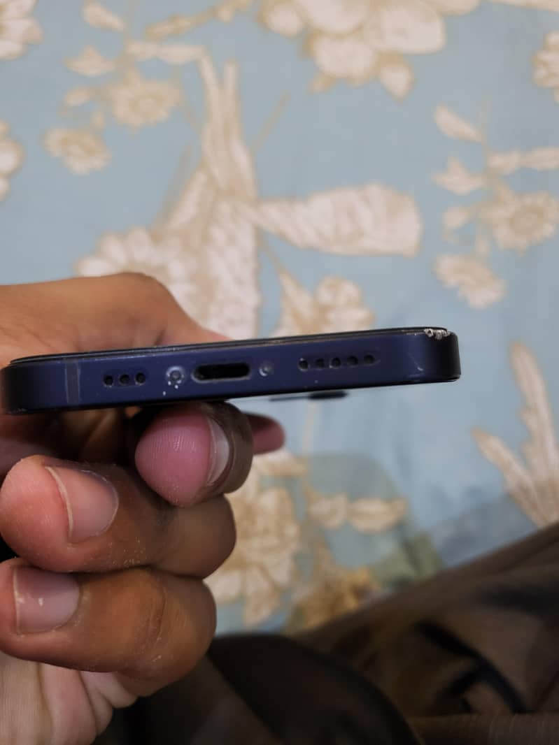 Iphone 12 4