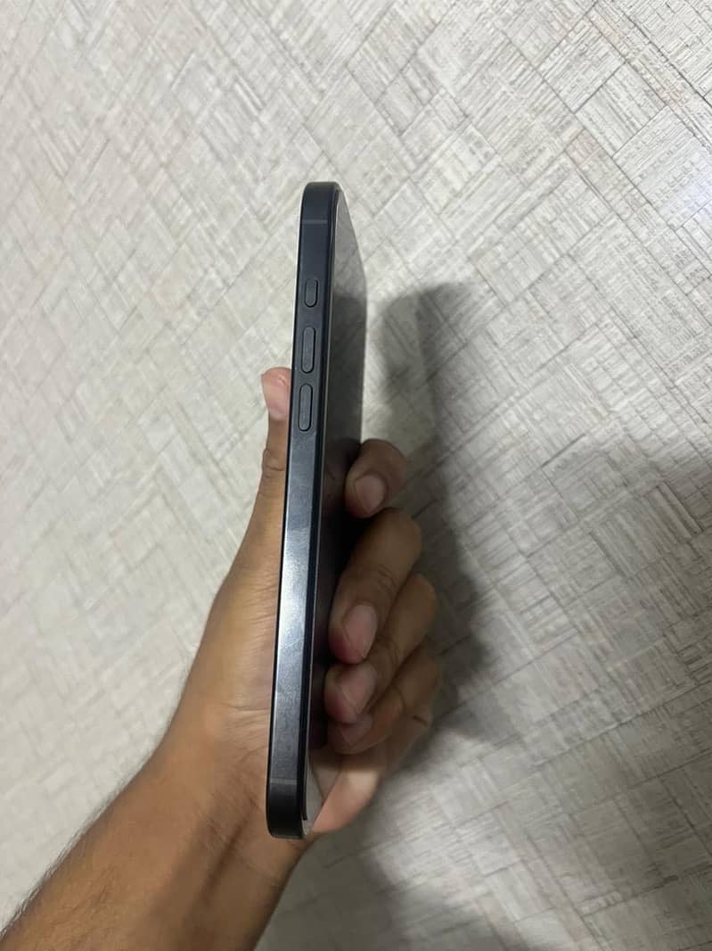 Iphone 16 pro max 5