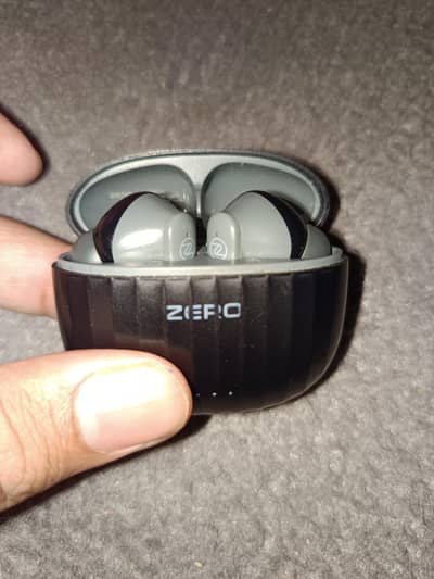 zero lifestyle carbon gaming earbuds (delivery available)in lahore