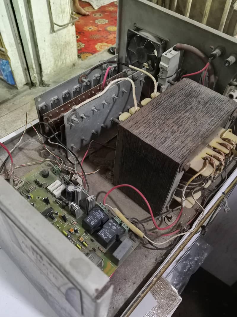 Microtech 1500 Watt Ups 5