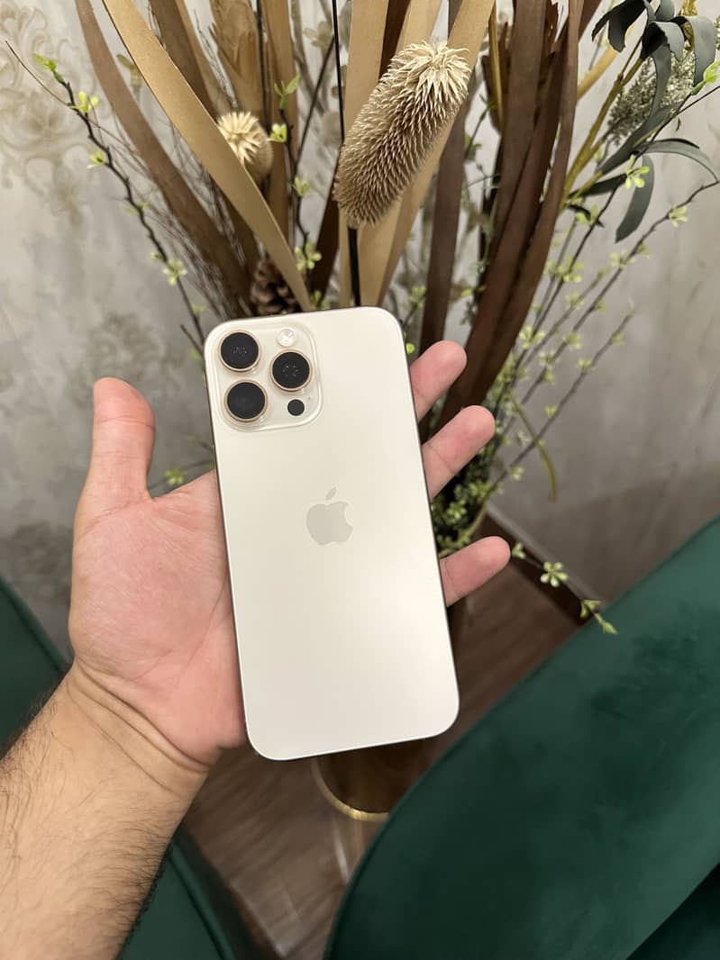 Iphone 16 pro max 3