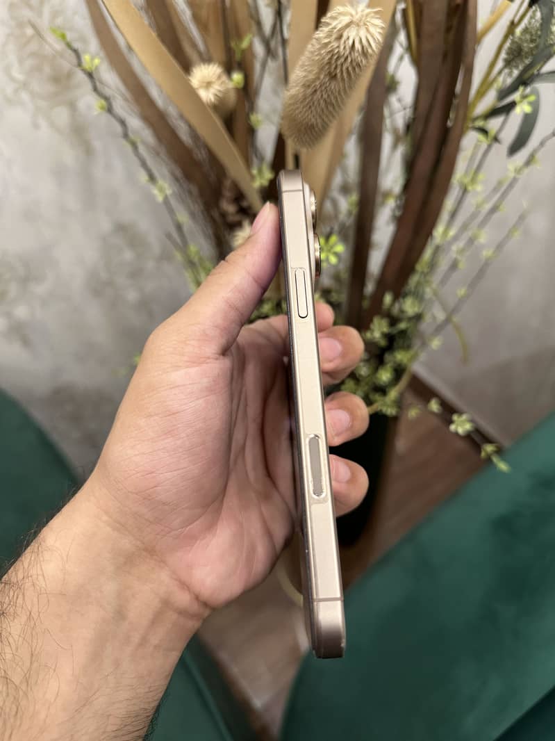Iphone 16 pro max 5