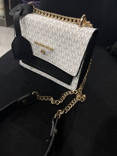 Hand bag