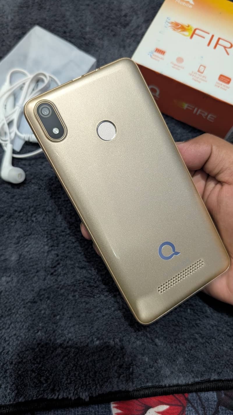 QMobile Fire. . 0