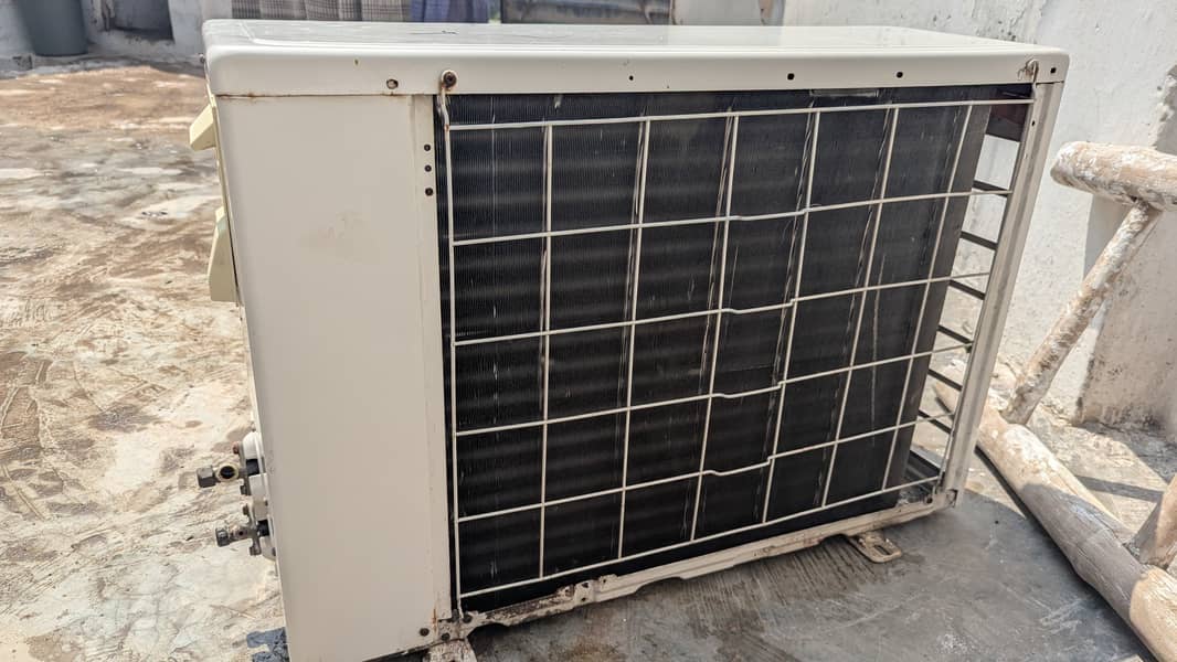 Dawlance split 1.5Ton Ac 4