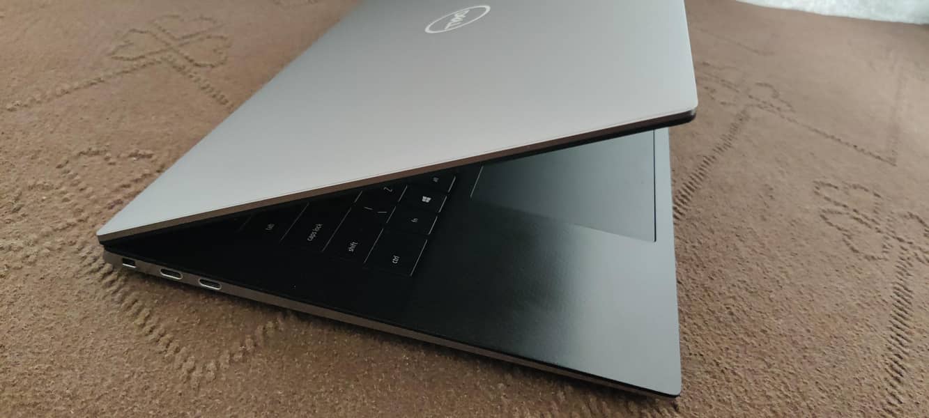 Dell Precision 5550 0