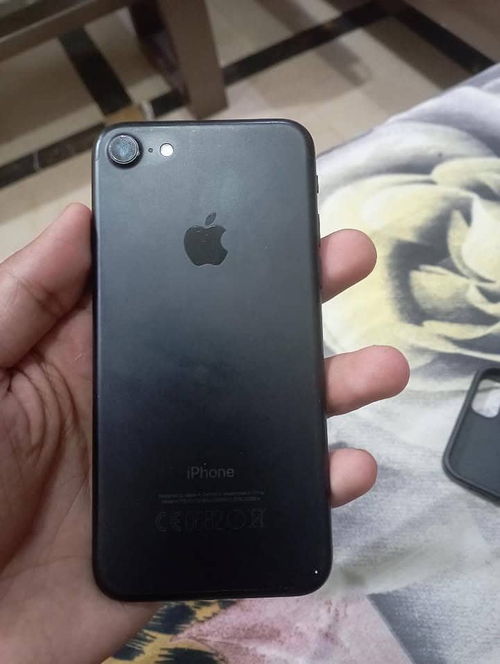 Apple iPhone 7 1