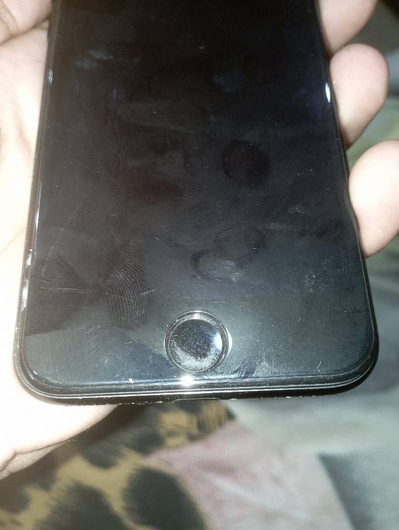 Apple iPhone 7 10